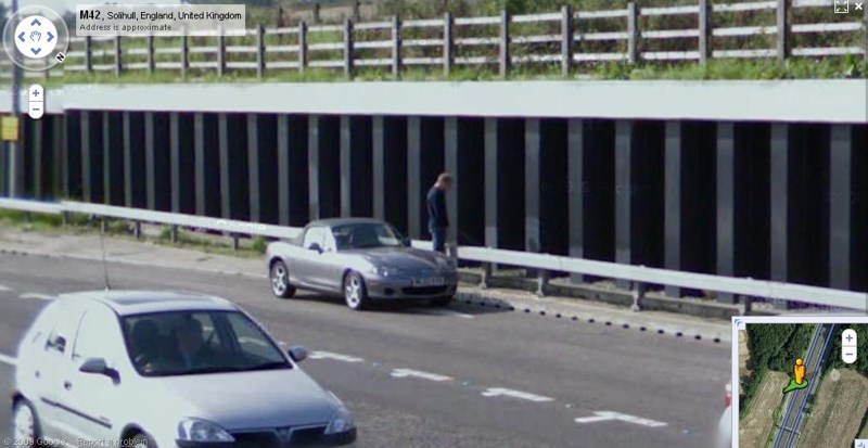 street view caught pissing 02